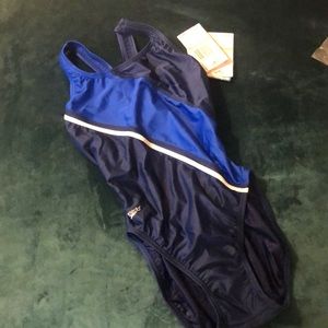 Speedo one piece bathing suit size 8 NWT
